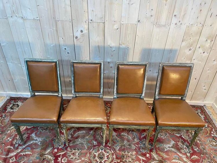 Suite di 4 sedie in stile Louis XVI