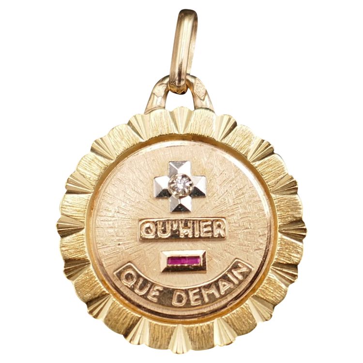 Médaille d'Amour Augis, Diamant, Or 18 Carats.