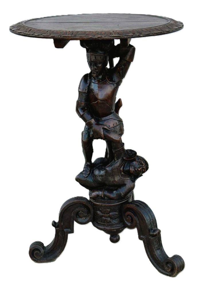 Tavolo con piedistallo