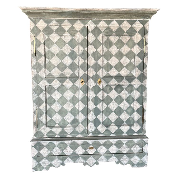 Lingère (garde robe)datant du 19e siècle patinée de forme carrée colorée 