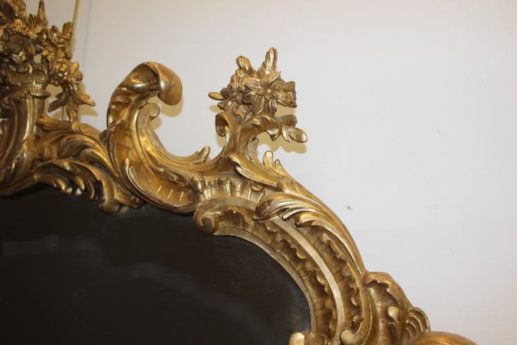 Grande specchio Luigi XV in stucco dorato XIX