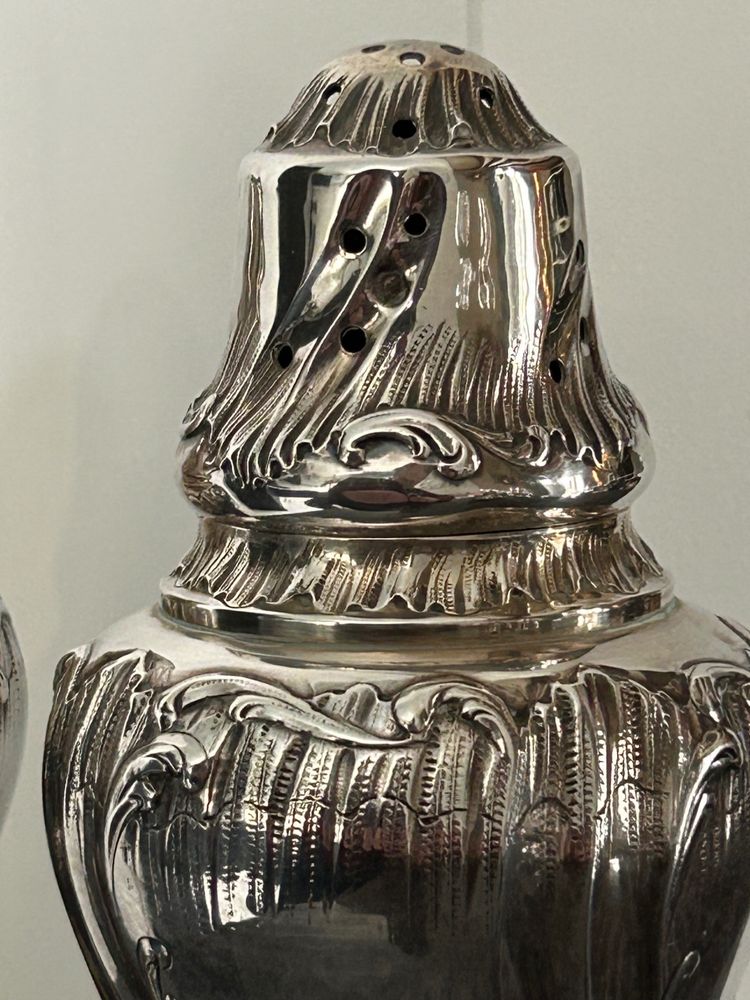 Paire De Saupoudreuses En Argent Massif De Style Louis XV Minerve - Saupoudreuse - Saupoudroir