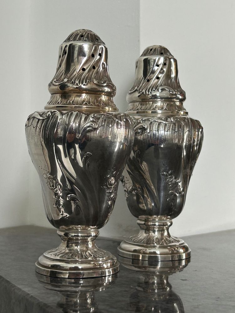 Paire De Saupoudreuses En Argent Massif De Style Louis XV Minerve - Saupoudreuse - Saupoudroir