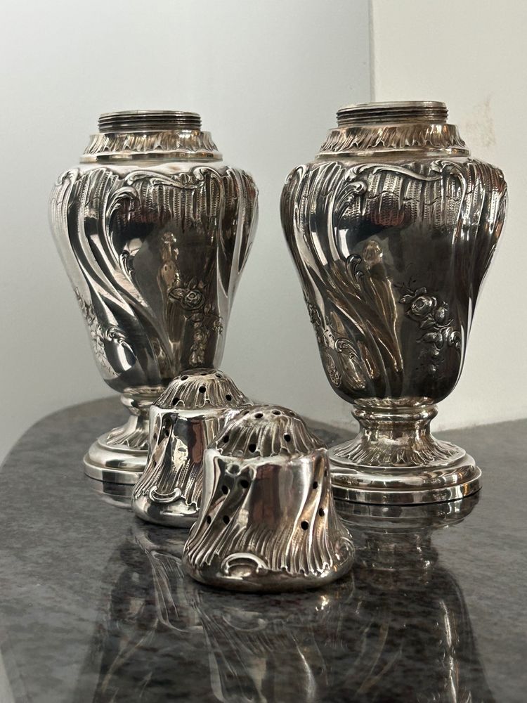 Paire De Saupoudreuses En Argent Massif De Style Louis XV Minerve - Saupoudreuse - Saupoudroir