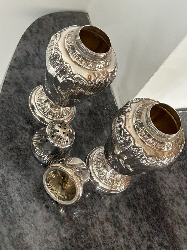 Paire De Saupoudreuses En Argent Massif De Style Louis XV Minerve - Saupoudreuse - Saupoudroir