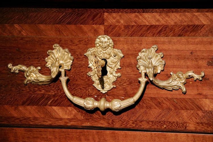 Supporto per parrucca intarsiato in legno di amaranto del periodo Regency