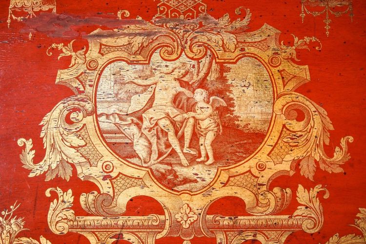 Coppia di scatole da toilette in vernice rossa e oro