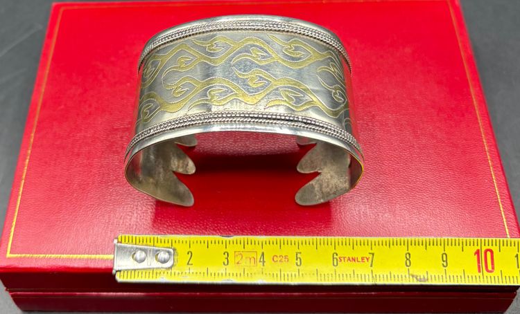 ARMBAND 