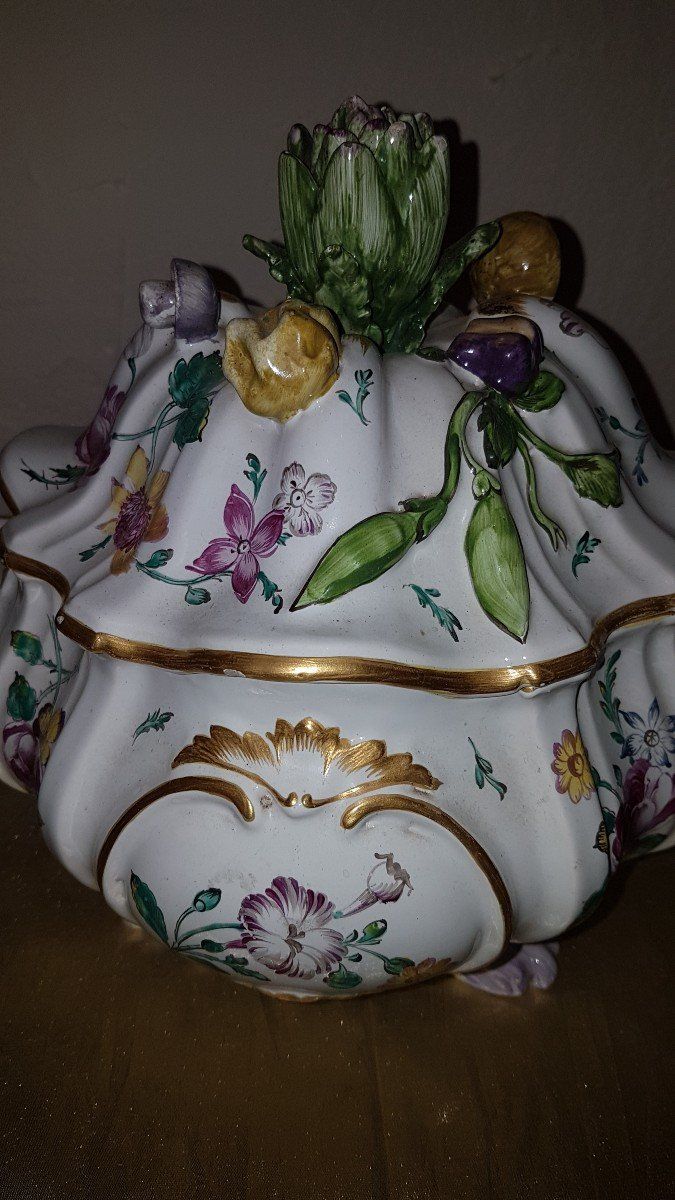 Pot à Oille En Faïence Polychrome Early 20th century