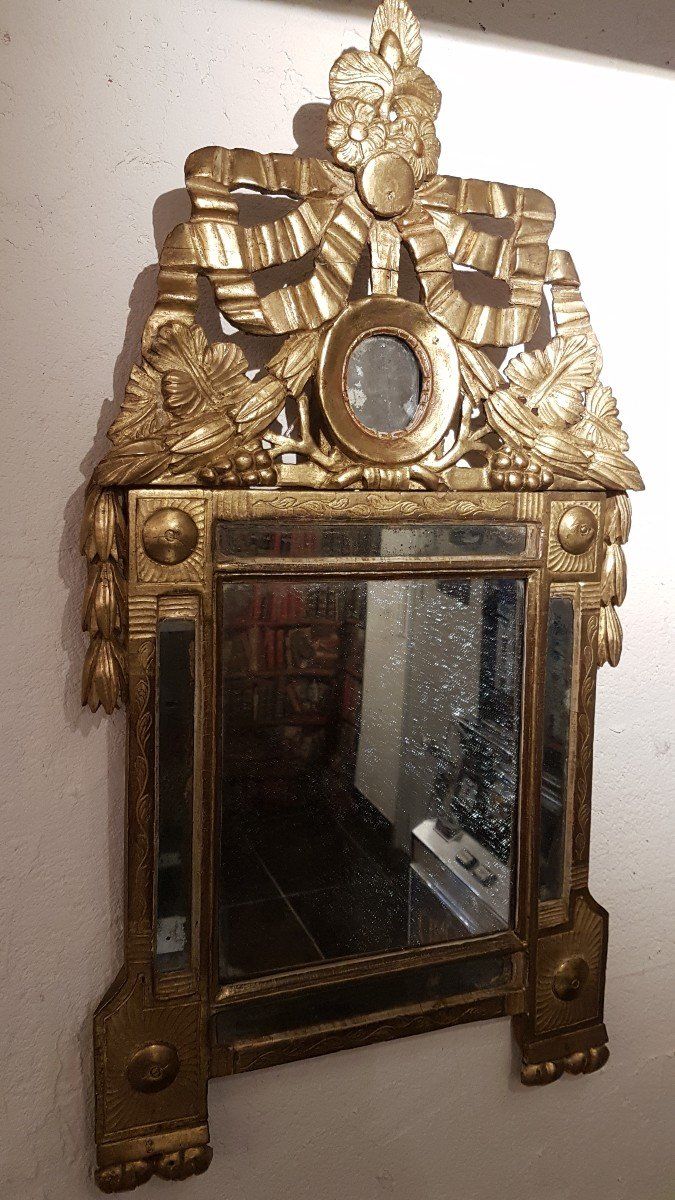 Gilded wood mirror with glazing beads - 18th century