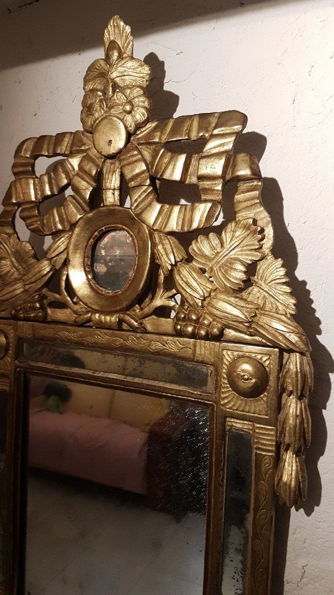 Gilded wood mirror with glazing beads - 18th century