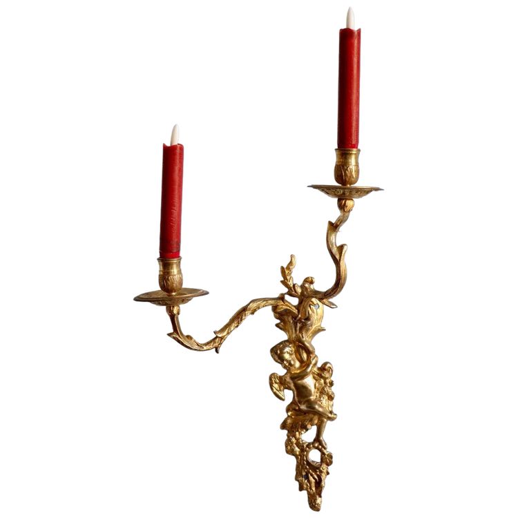 Paire D’appliques En Bronze Doré Et Ciselé à Deux Bras De Lumière