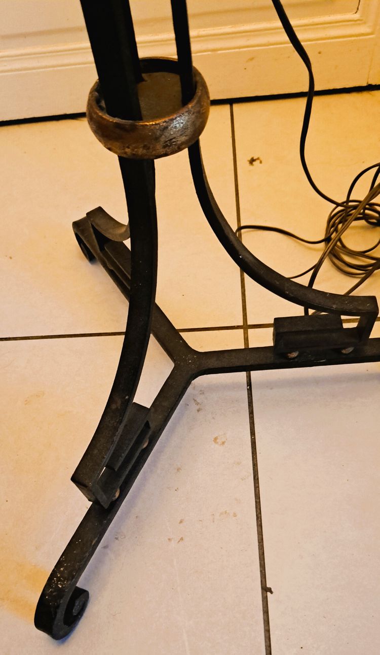 Wohnzimmer-Stehlampe im neoklassizistischen Stil "Maison JANSEN", eine Flamme und drei Kerzen