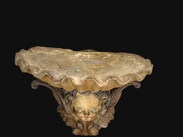 COPPIA DI SGABELLI IN GESSO PATINA DEL XIX SECOLO CON DECORO A FORMA DI ALATO