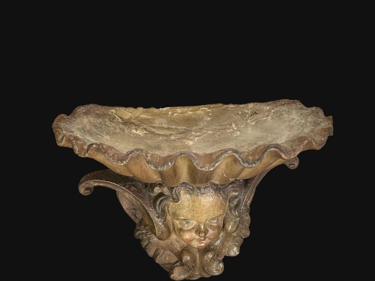 COPPIA DI SGABELLI IN GESSO PATINA DEL XIX SECOLO CON DECORO A FORMA DI ALATO