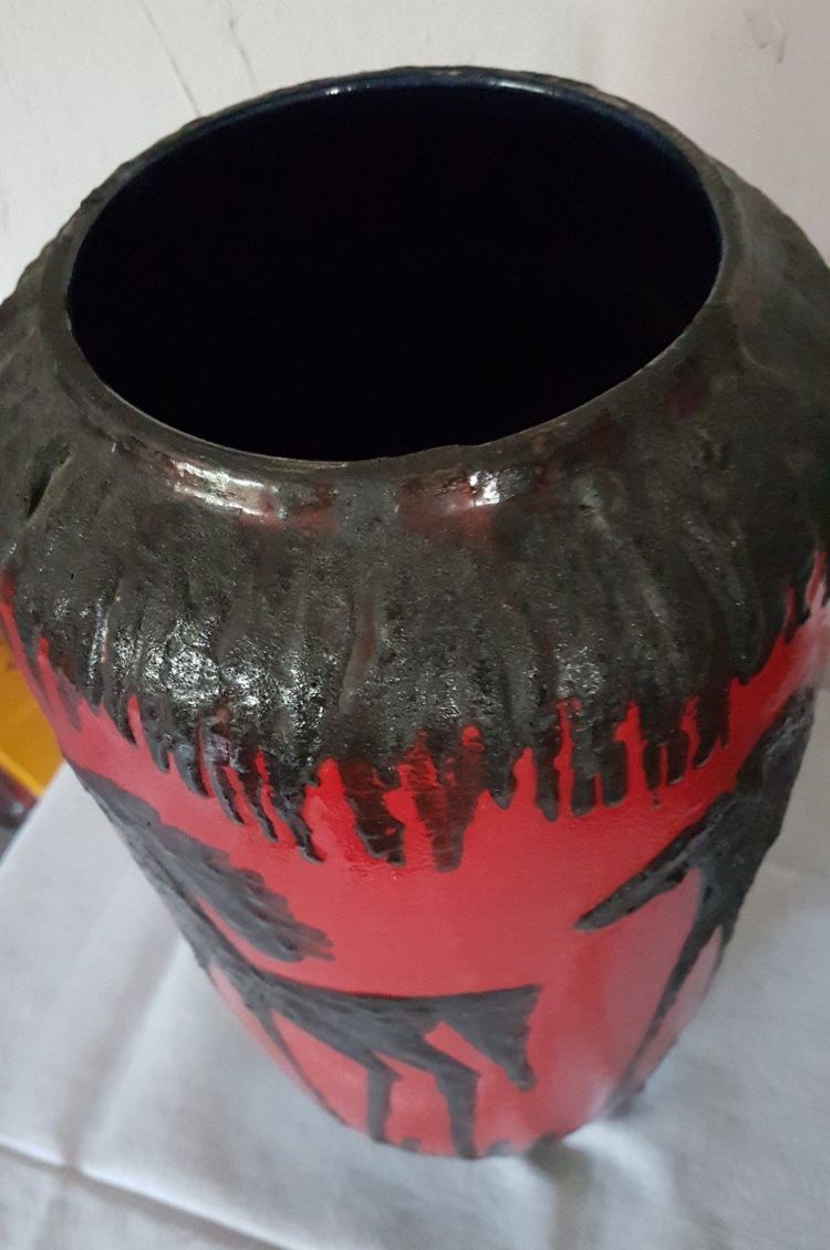 Large ceramic pottery vase from Scheurich, Germany, with a horse motif.