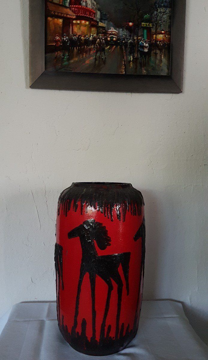 Large ceramic pottery vase from Scheurich, Germany, with a horse motif.