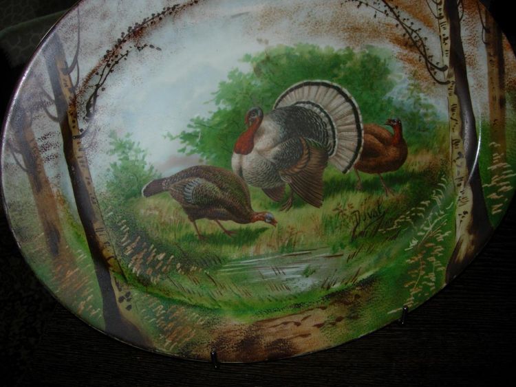 2 Grands Plats En Porcelaine Peints Décor Animalier