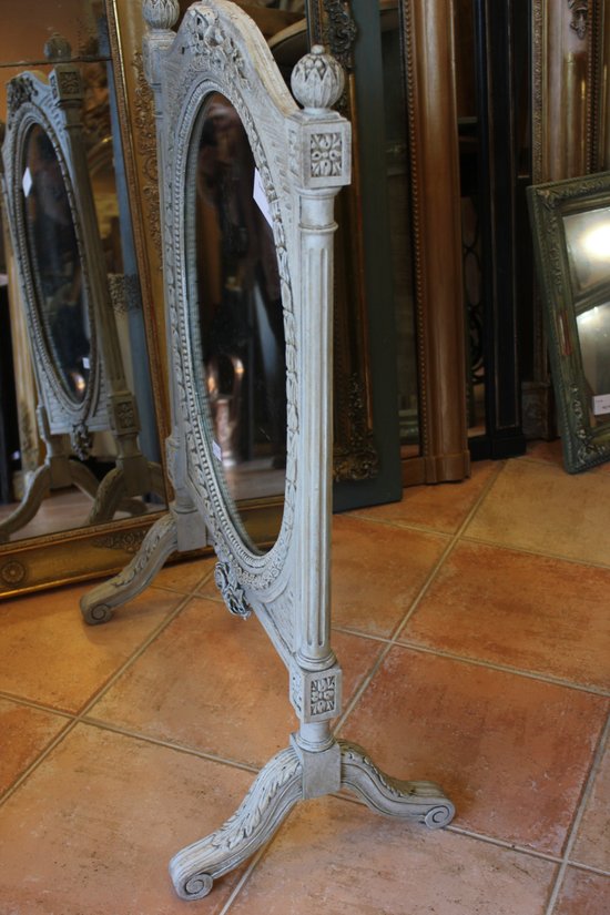 Miroir sur pied type psyché style Louis XVI, patine, glace mercure  63 x 93 cm