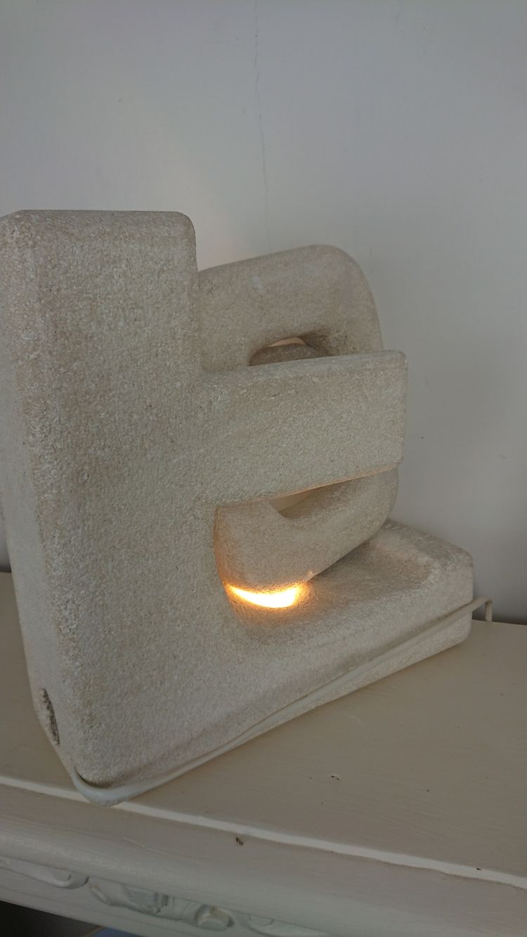 Lampe en pierre de Albert Tormos 