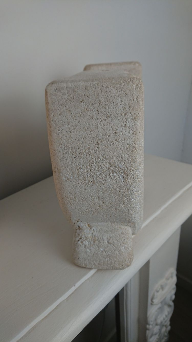 Lampada in pietra di Albert Tormos 