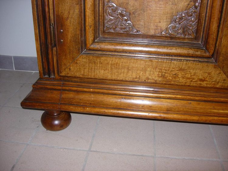 Sideboard mit 2 Korpussen aus Nussbaum