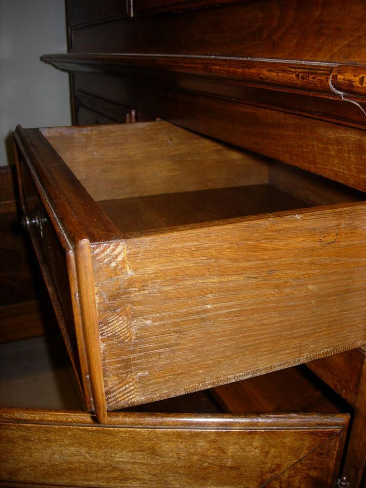Sideboard mit 2 Korpussen aus Nussbaum