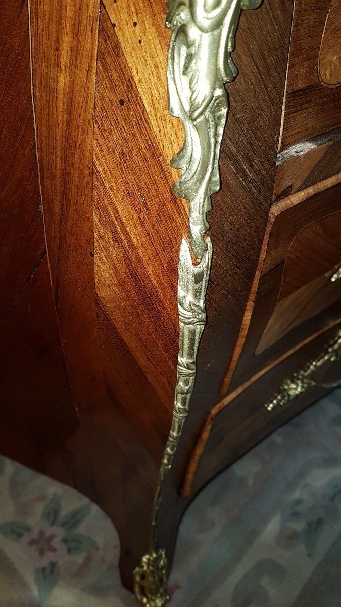 Commode Louis XV En Marqueterie  Estampillée J.g. Schlichtig  époque 18ème.