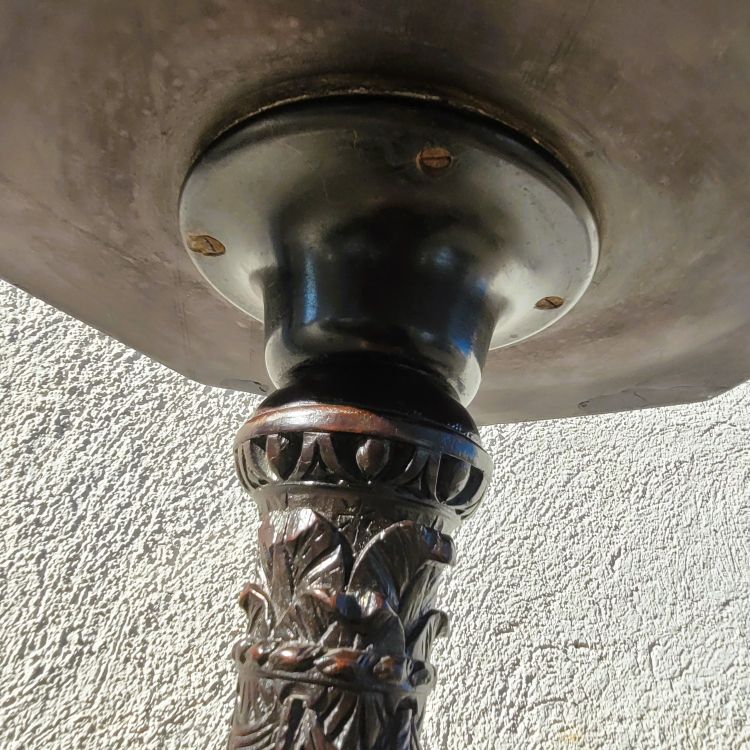 Hocker mit Intarsienplatte aus Hartstein, 19. Jahrhundert