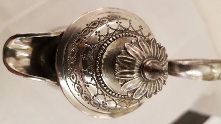 Brocca di cristallo incisa del XIX secolo con montatura in argento