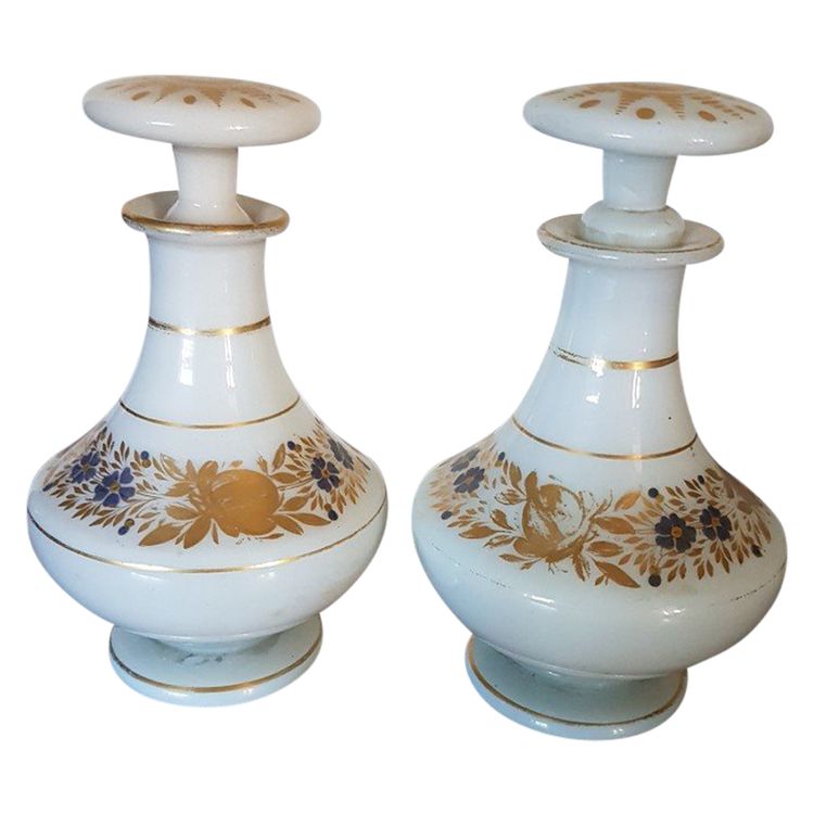 Paire De Flacon En Opaline Charles X.