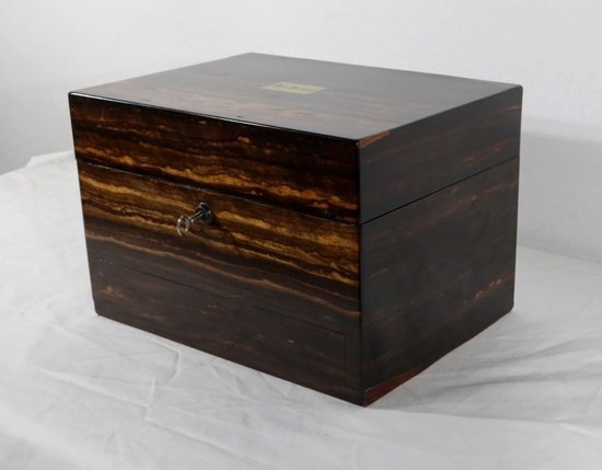  Snake wood toilet box signed " John Bagshaw & Sons ", England - 2nd part XIXth century