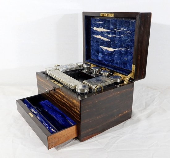  Snake wood toilet box signed " John Bagshaw & Sons ", England - 2nd part XIXth century