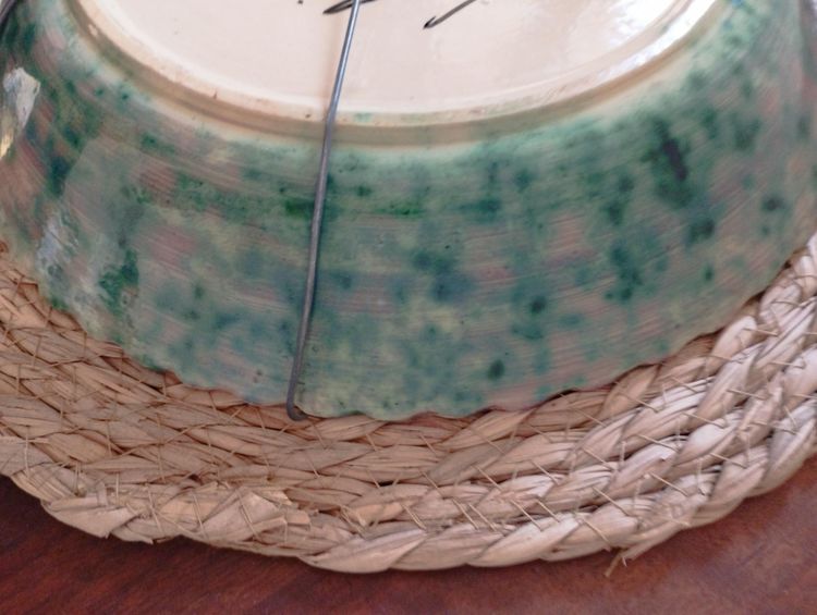 Piatto in ceramica smaltata con decorazione incisa degli anni '40 di Louis Waem "Maestro di Nimy"