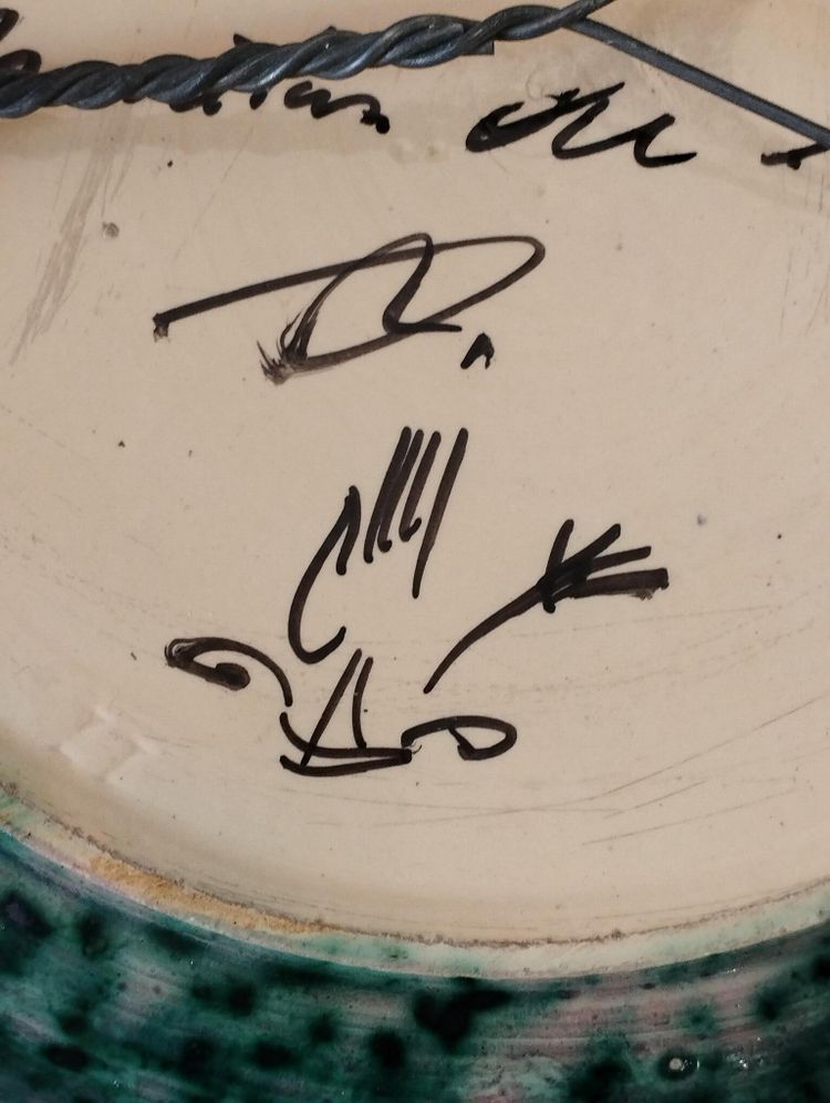 Piatto in ceramica smaltata con decorazione incisa degli anni '40 di Louis Waem "Maestro di Nimy"