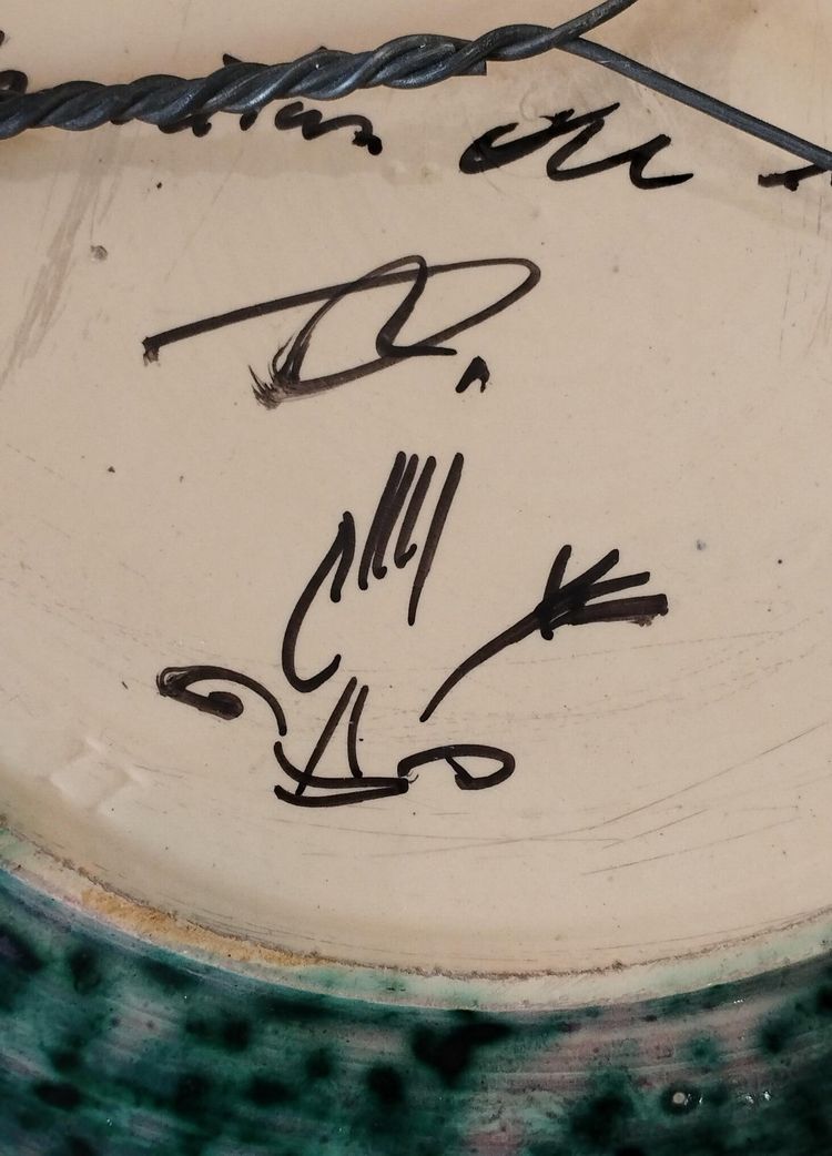 Piatto in ceramica smaltata con decorazione incisa degli anni '40 di Louis Waem "Maestro di Nimy"