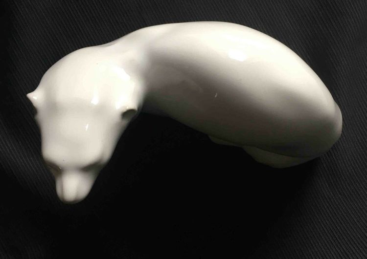 Ceramica bianca l'Hermine Manufacture Nationale de Sèvres per J.B. Gauvenet (1885/1967)