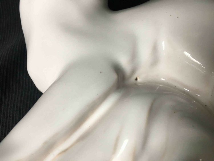 Ceramica bianca l'Hermine Manufacture Nationale de Sèvres per J.B. Gauvenet (1885/1967)