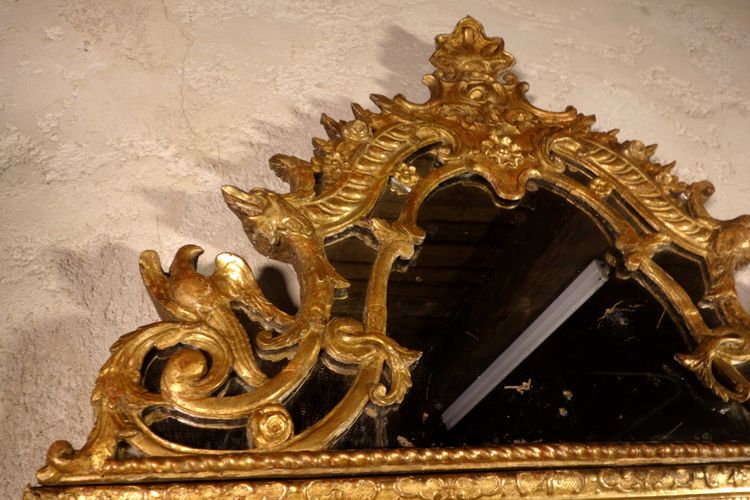 Grande specchio Regency con perline di vetro a forma di uccello