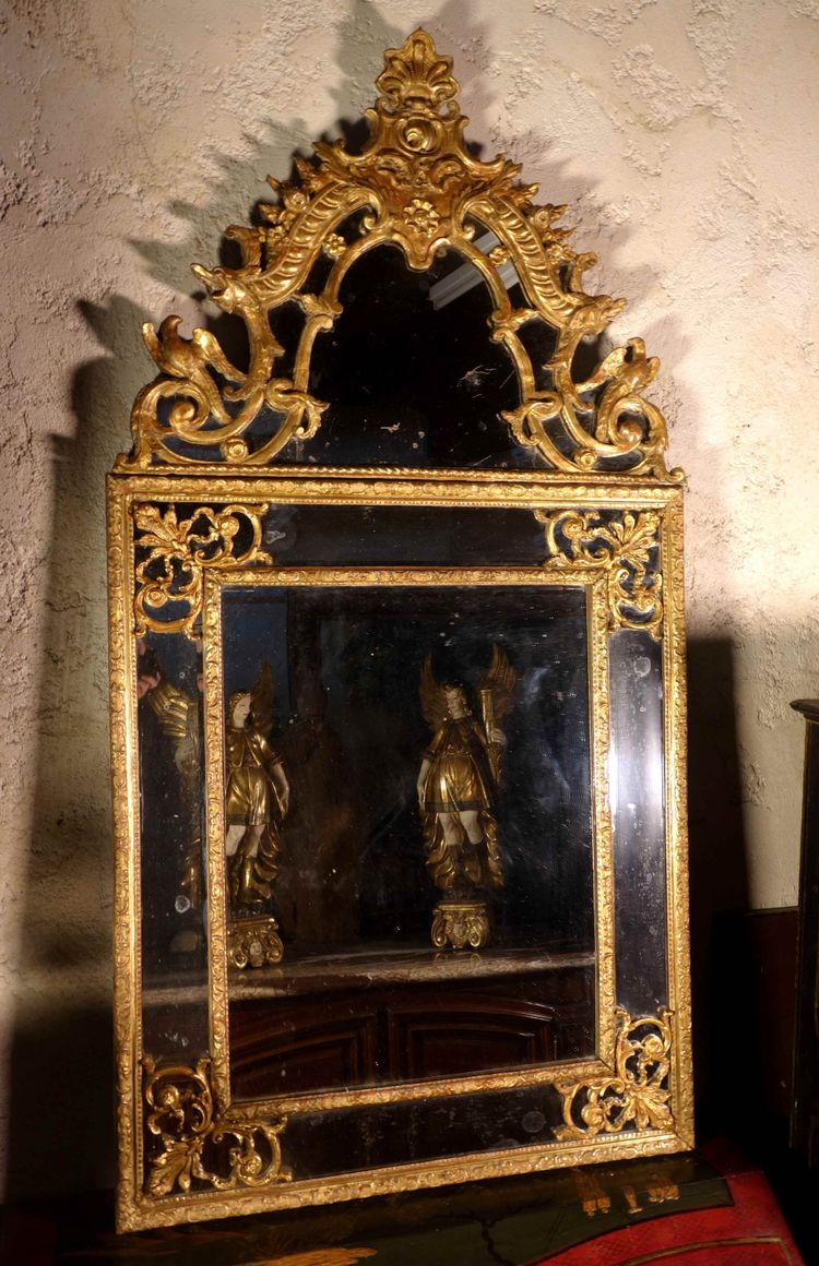 Grande specchio Regency con perline di vetro a forma di uccello