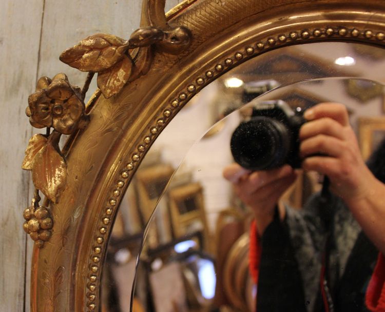 44 X 58 Cm Napoleon III Pearl Oval Mirror, Gold Leaf And Beveled Glass