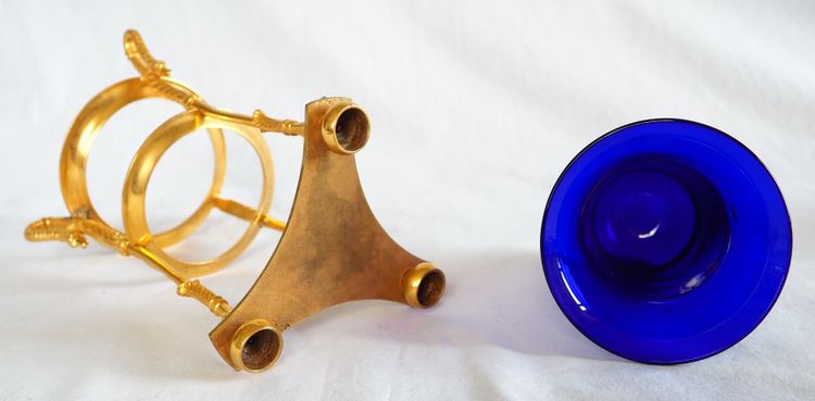 Empire period Athenian vase, gilded bronze and blue crystal, swan neck decoration
