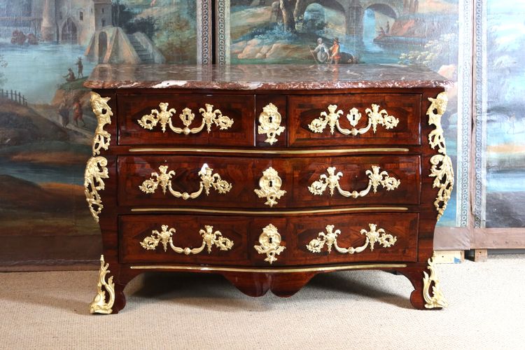 Commode tombeau à la régence époque XVIIIème siècle