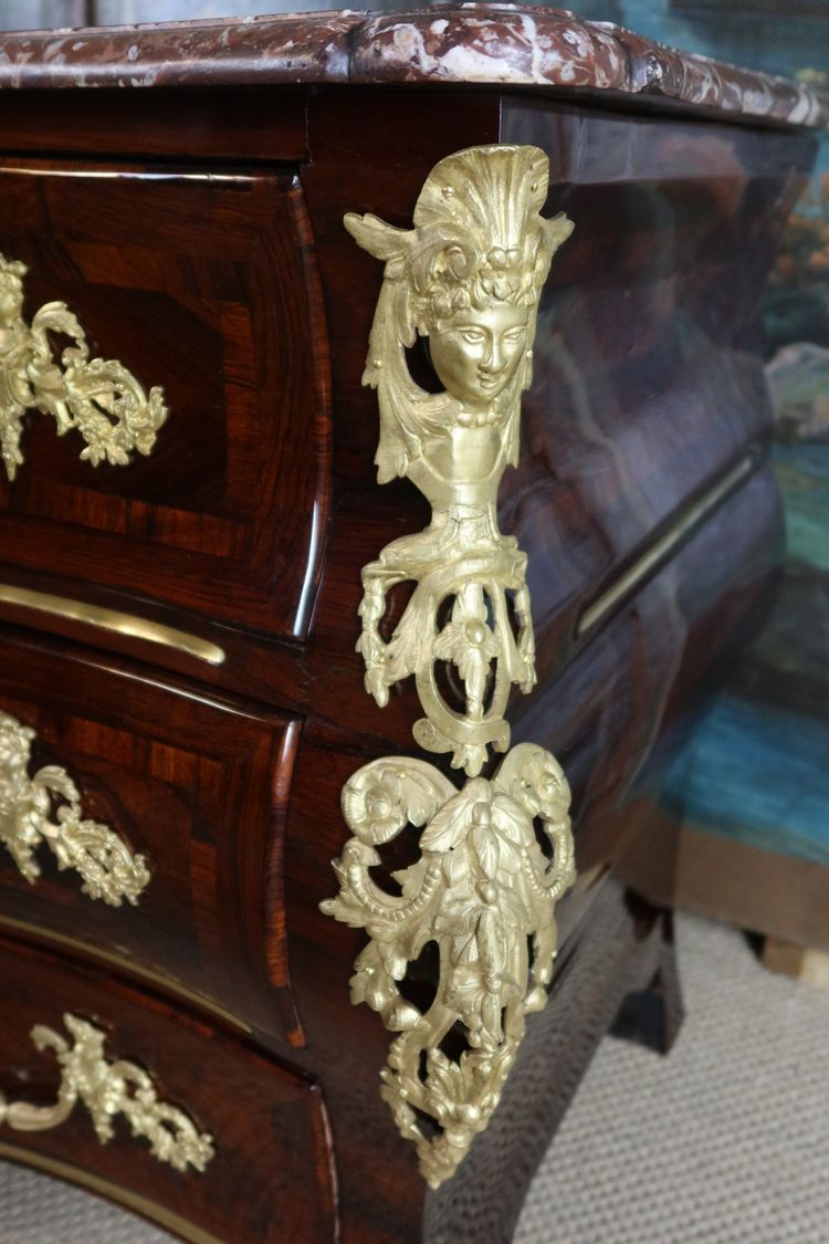 Commode tombeau à la régence époque XVIIIème siècle