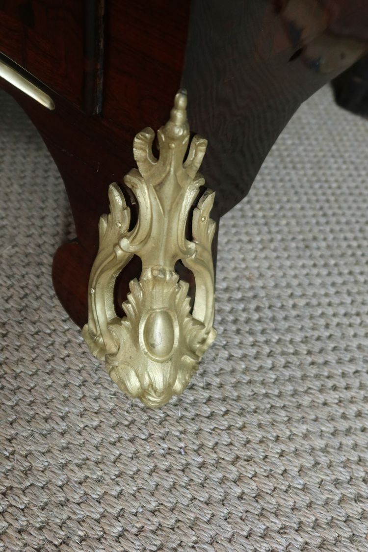 Commode tombeau à la régence époque XVIIIème siècle