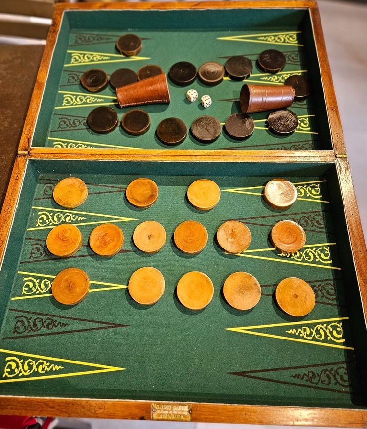 Gioco del backgammon - Fine del XIX secolo.