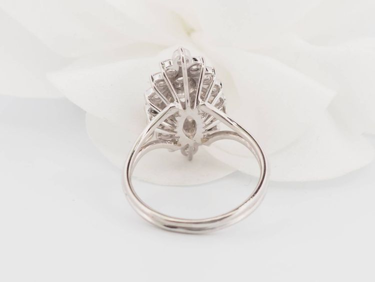 Anello Marquise in oro bianco e diamanti 1,20 ct