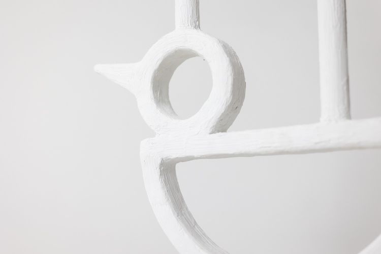 Lampada in gesso “cui-cui”. Piccola serie di opere di un artista francese. Codice articolo: LS6253611ALS6253611A