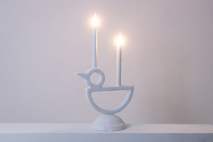 Lampada in gesso “cui-cui”. Piccola serie di opere di un artista francese. Codice articolo: LS6253611ALS6253611A