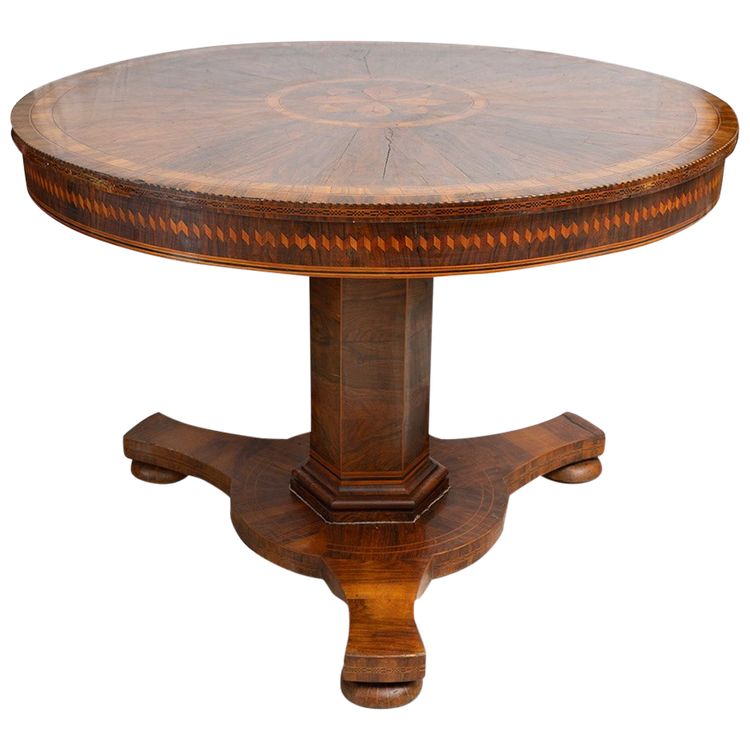 Table basse napolitaine ancienne du début du 19ème siècle.